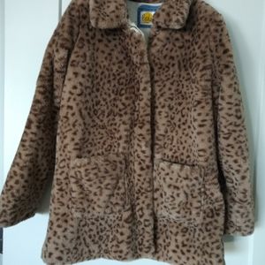 Leopard-print faux fur coat